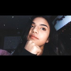 Meet your Posher, Dafne